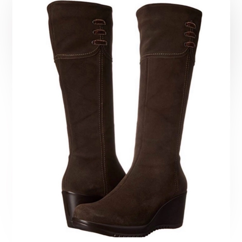 La CANADIENNE Wedge Knee Boots in Dark Brown Suede